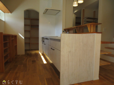 detached 大字上方